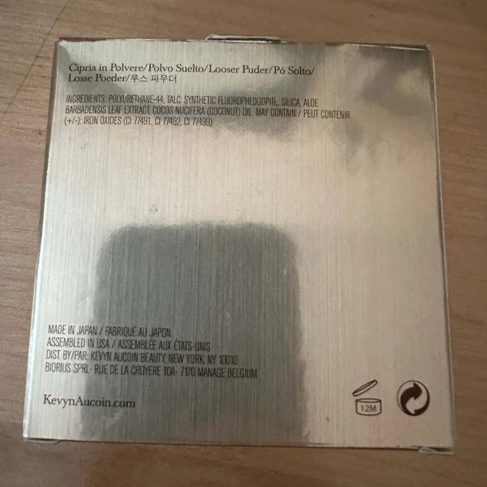 Kevyn Aucoin Setting Powder - The Gossamer Setting Powder. New in box.